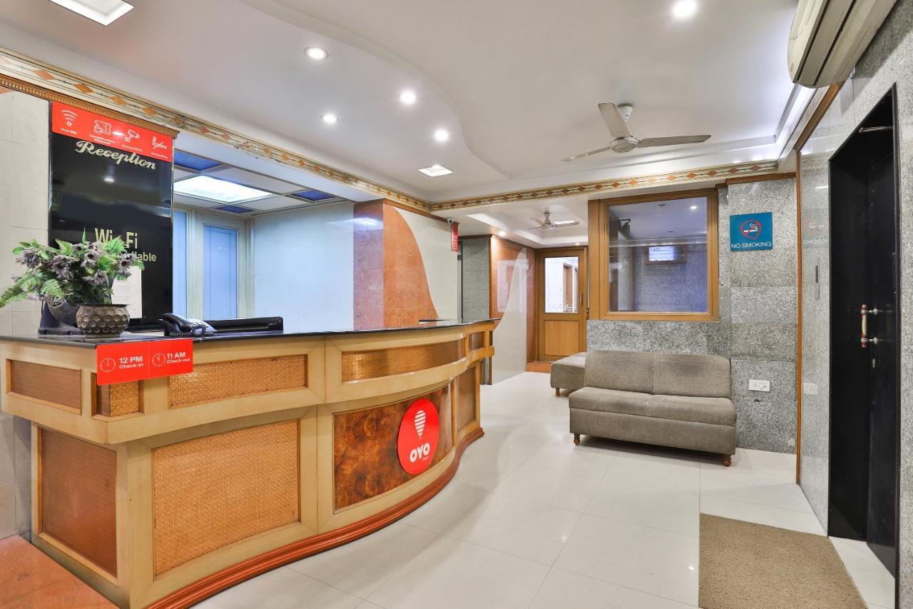Oyo 17117 Hotel Rainbow Vadodara Buitenkant foto