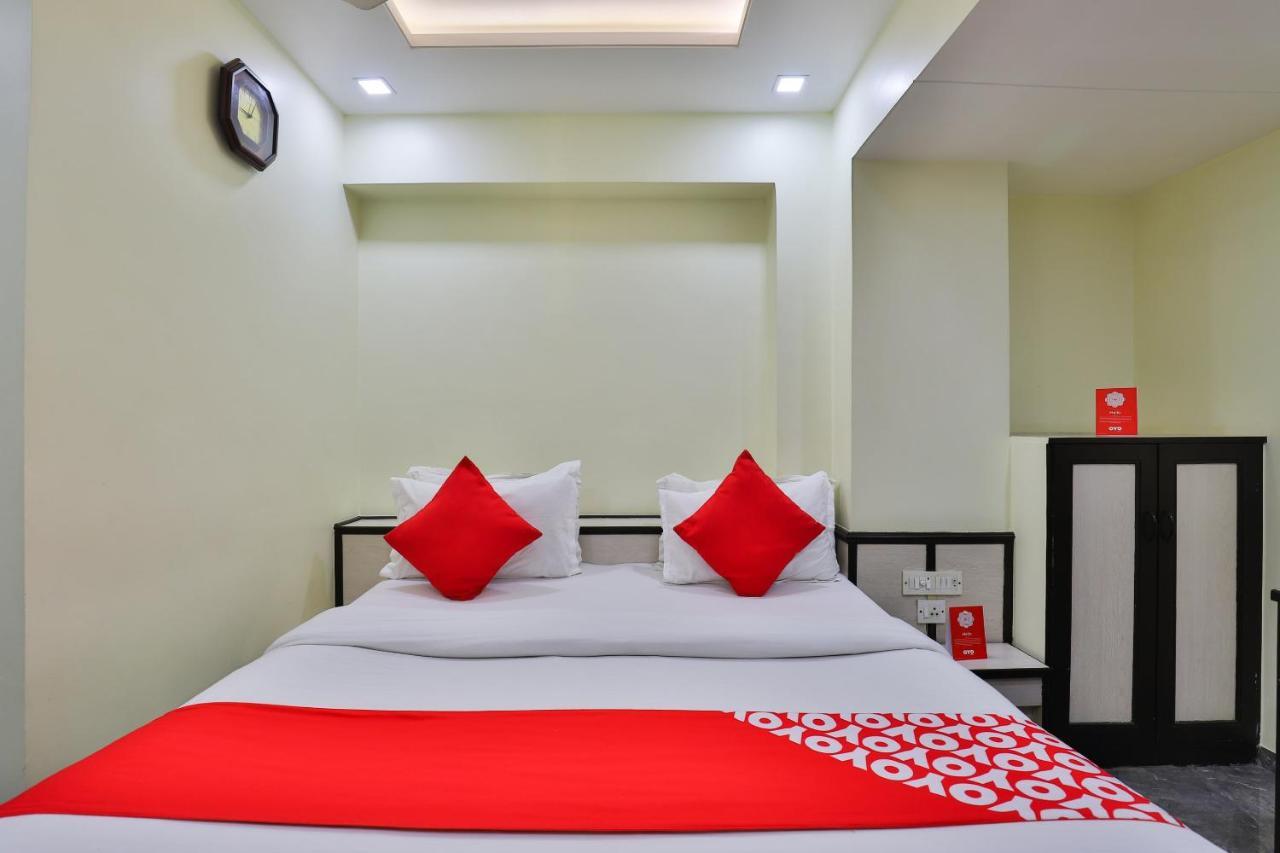 Oyo 17117 Hotel Rainbow Vadodara Buitenkant foto