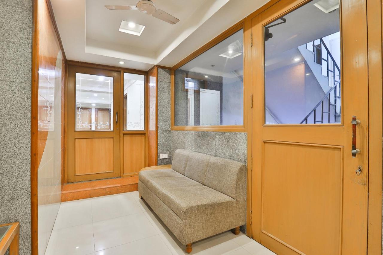 Oyo 17117 Hotel Rainbow Vadodara Buitenkant foto