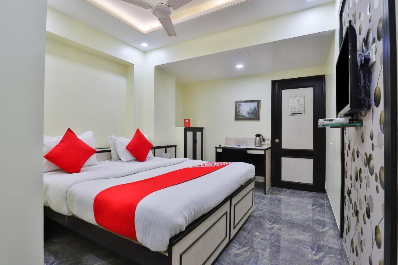 Oyo 17117 Hotel Rainbow Vadodara Buitenkant foto