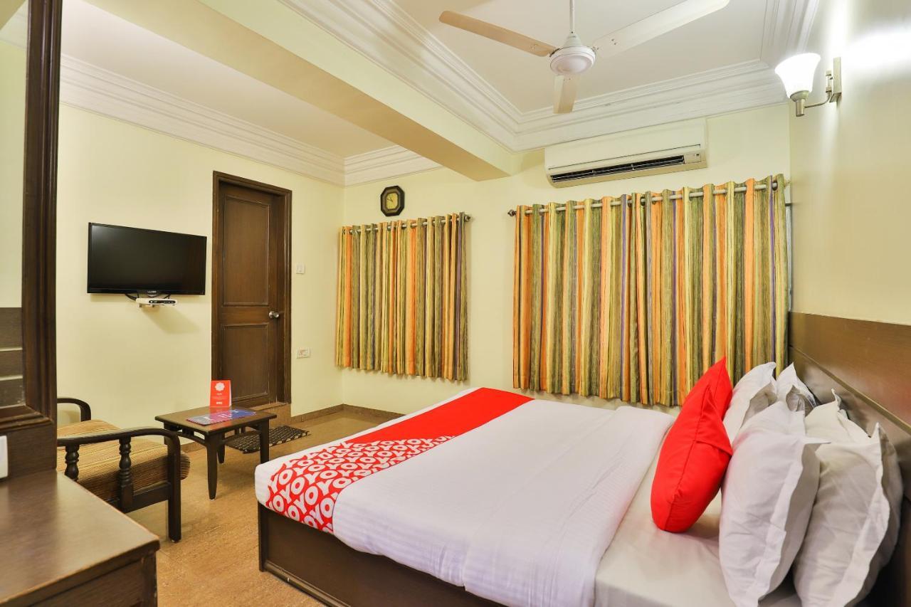 Oyo 17117 Hotel Rainbow Vadodara Buitenkant foto